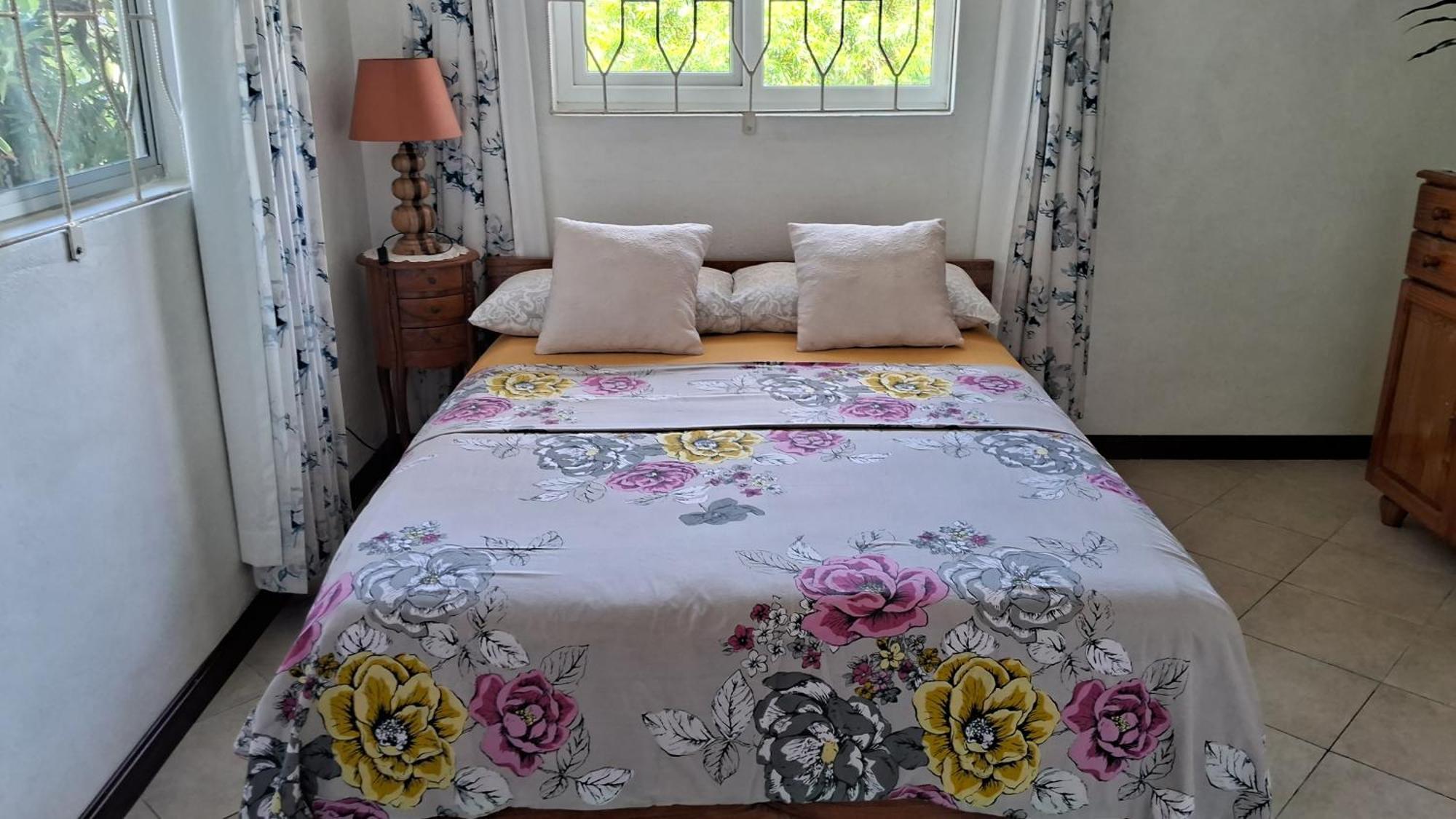 Chez Lorna 3 Nights Or Plus Homestay *