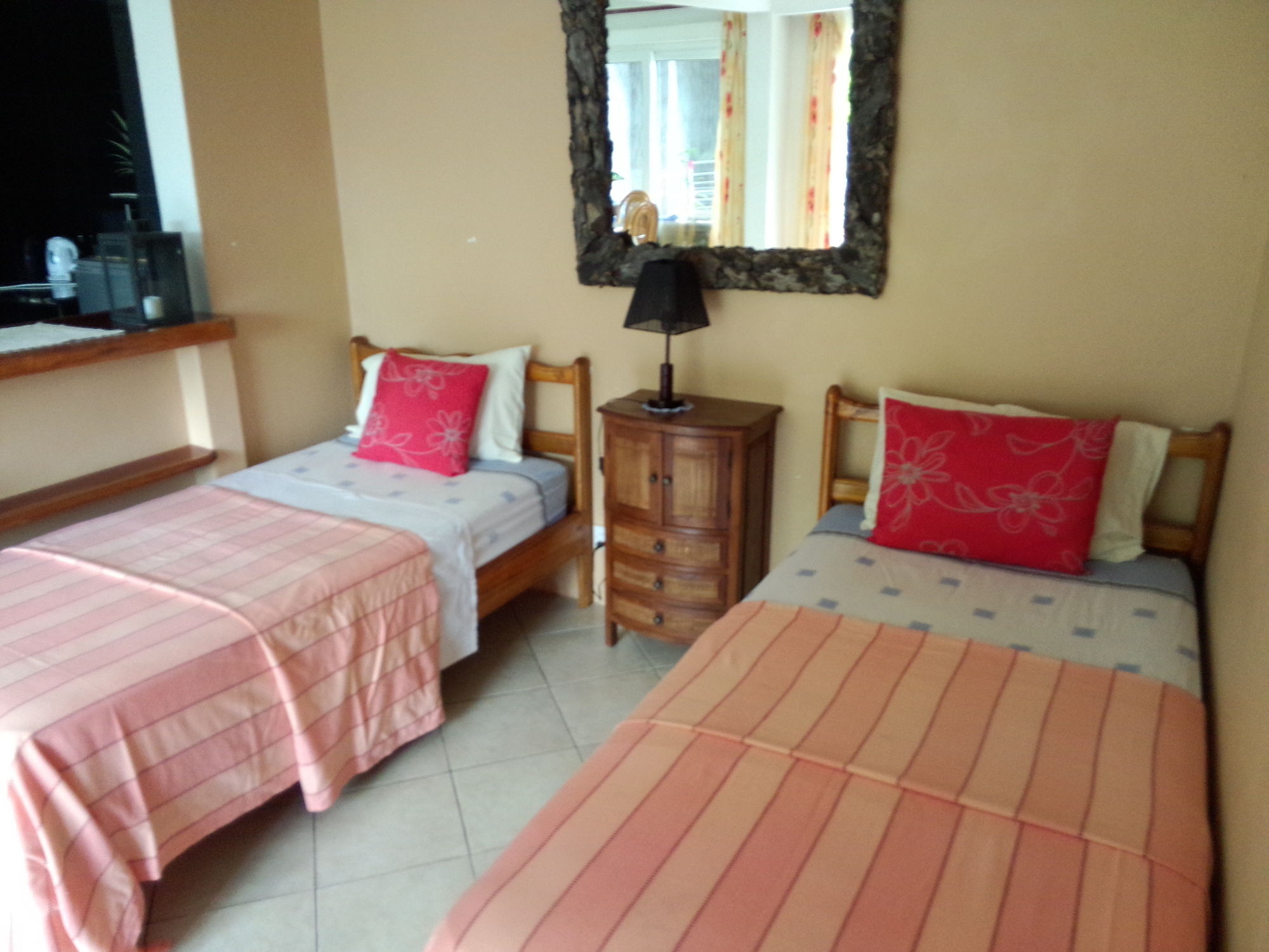 Chez Lorna 3 Nights Or Plus *