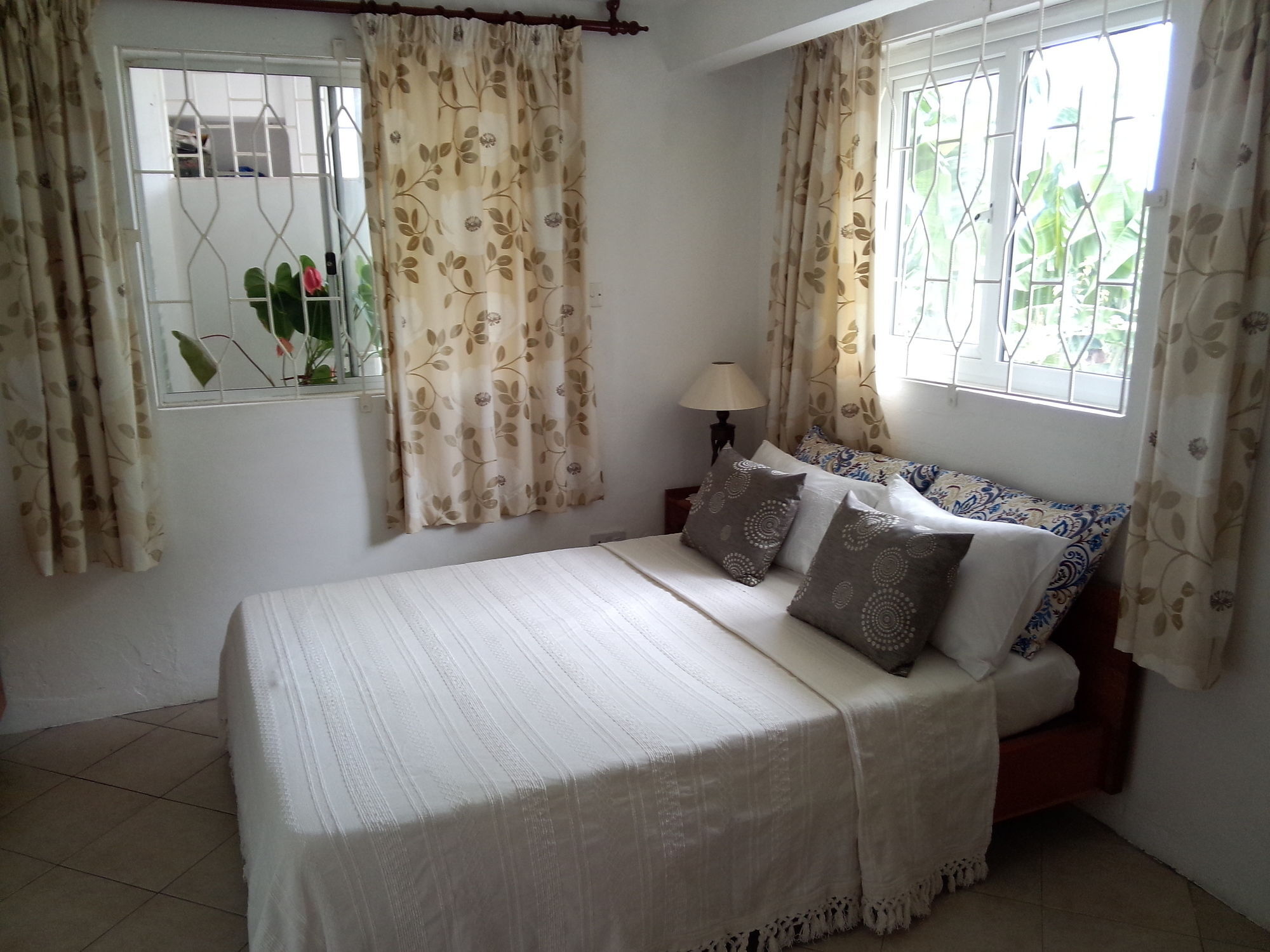 Chez Lorna 3 Nights Or Plus *